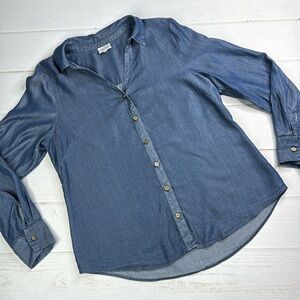 Jaclyn Smith Soft Denim Button Down Shirt Size Medium